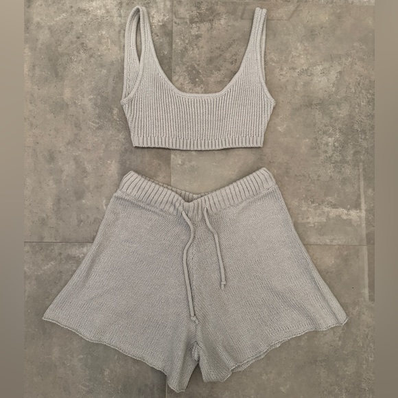 WeWoreWhat Light Gray Chunky Knit Set | M - Picture 3 of 7